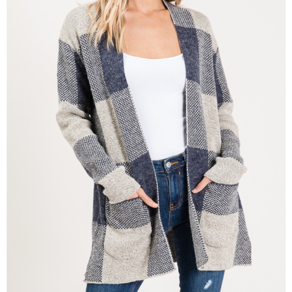Oversized Plaid Cardigan